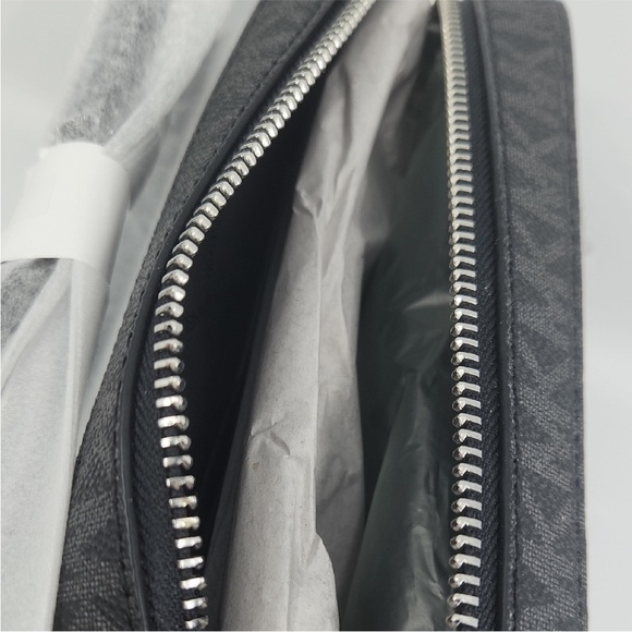 MICHAEL Michael Kors Black Jet Set Crossbody. NWT - Picture 6 of 7